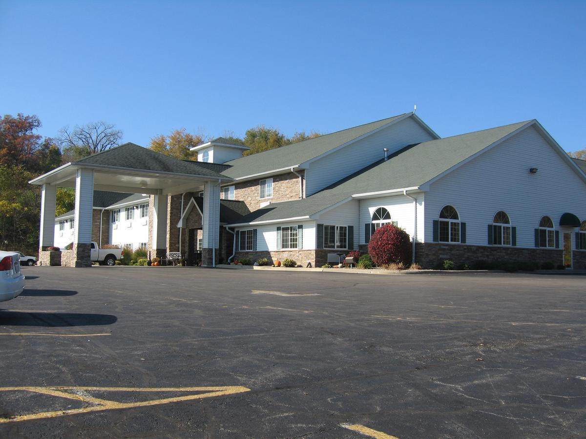 Hotel & Savanna